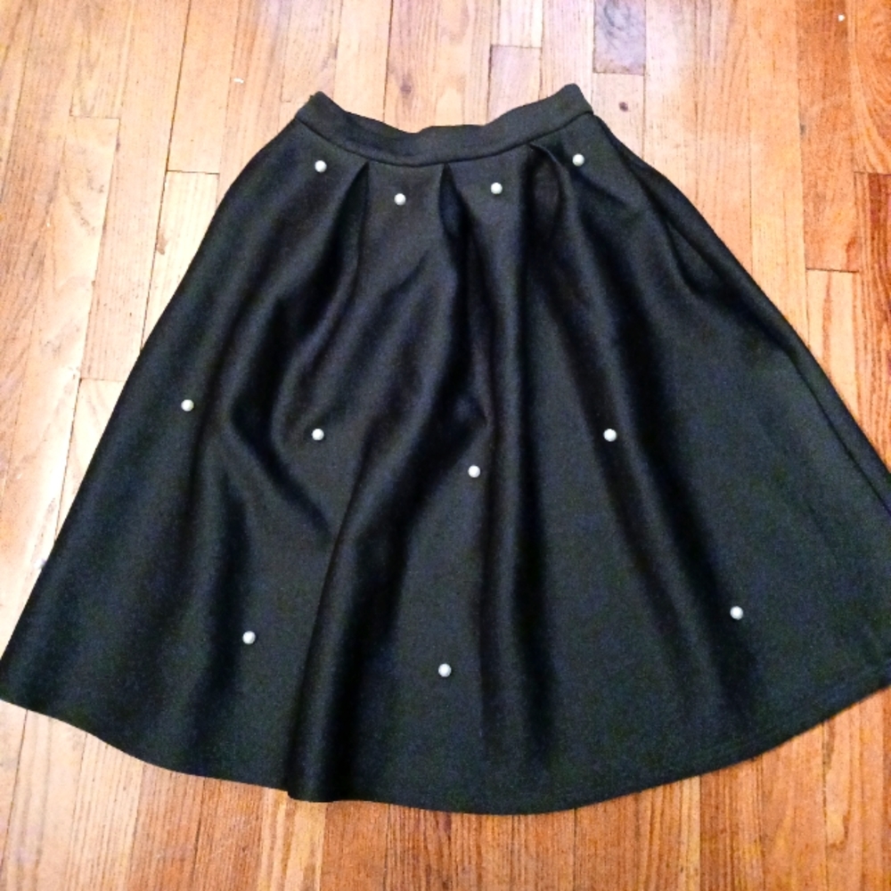 Shein sz/m black skirt with beads detailing